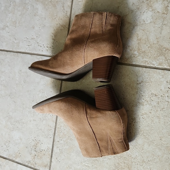Vionic Suede booties Size 7 - Picture 5 of 12